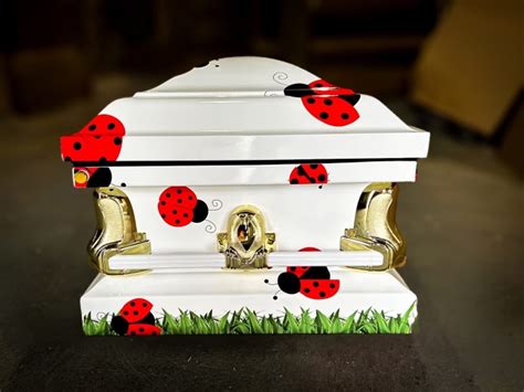 dutch lady designs casket